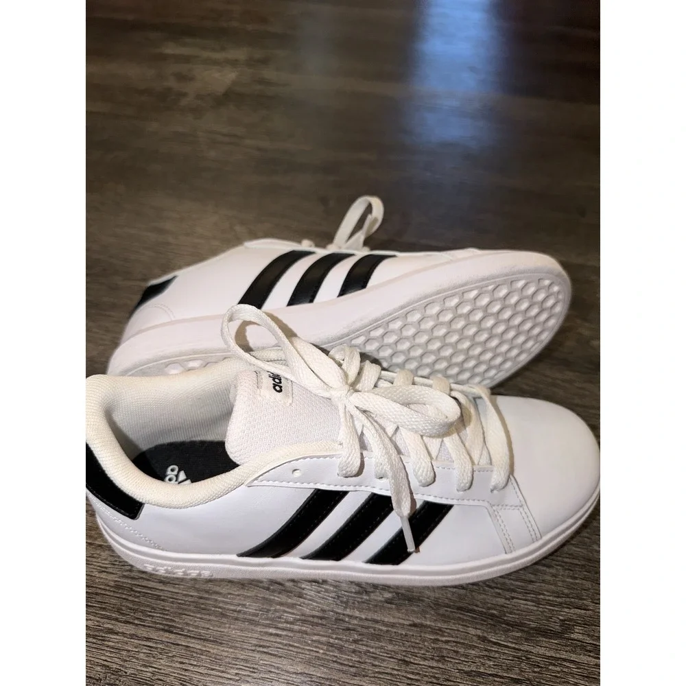Adidas Unisex Grand Court Classic White Black Kids Lace-Up Sneaker Shoes 5 Child